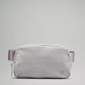 Lululemon Everywhere belt bag NWT